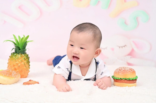 嘉善宝宝在妈妈肚子里